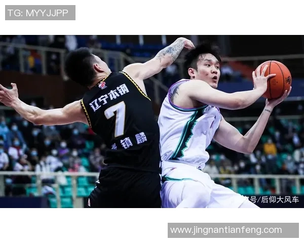 南京羽毛球队以73分领跑大师赛积分榜展现强劲实力