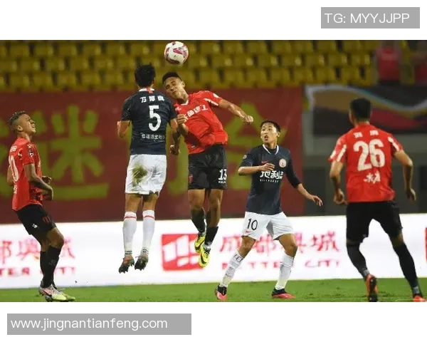 重庆足球队灵活性变革引发热议助力球队崛起与发展